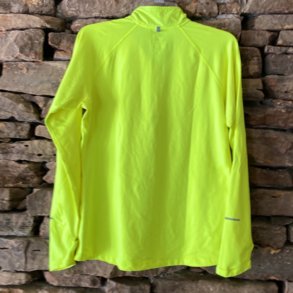 Nike Women’s 1/2 zip Dri-Fit L/S shirt w/ thumb holes - L; excellent condition - Picture 2 of 8